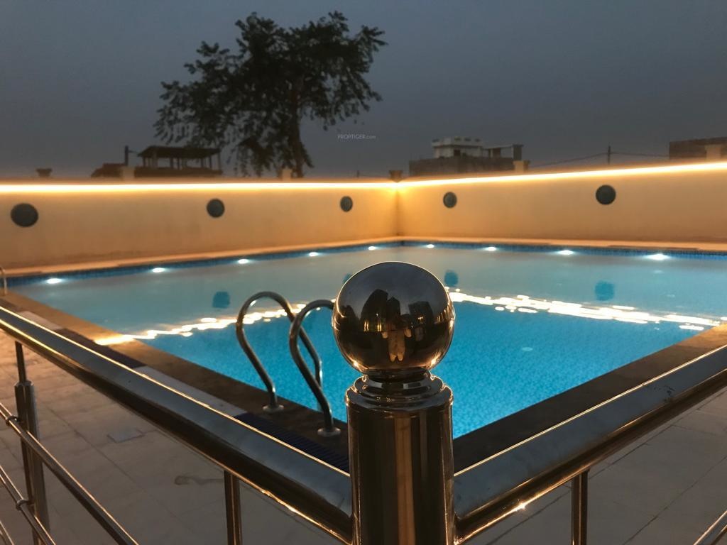  bcc greens Swimming Pool