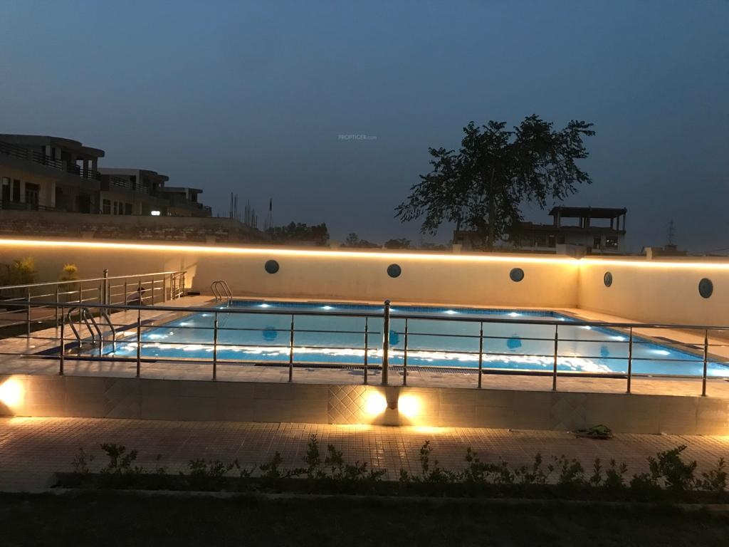  bcc greens Swimming Pool