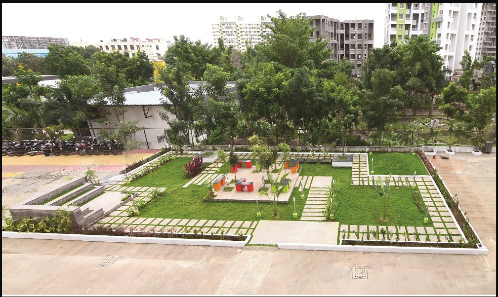  green square wing b Others