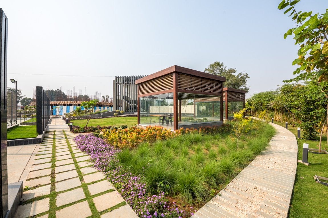  life 360 phase 2 Landscaped Gardens