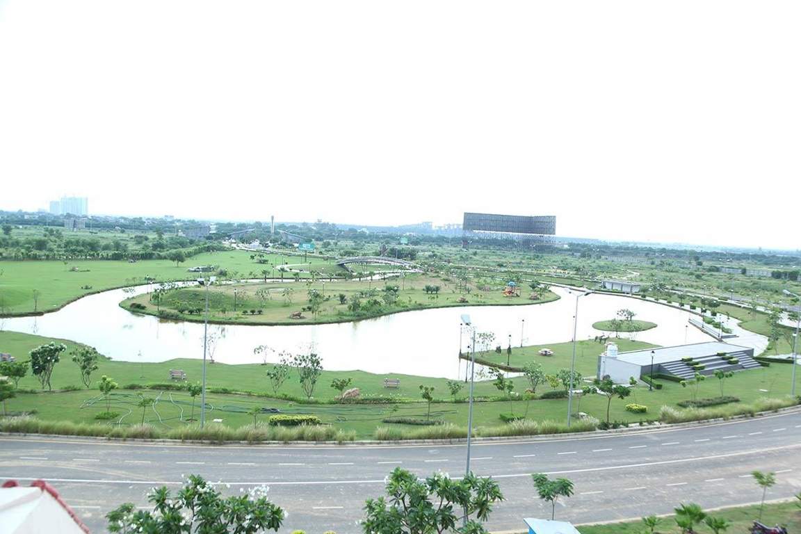  7th park view gaur yamuna city Others