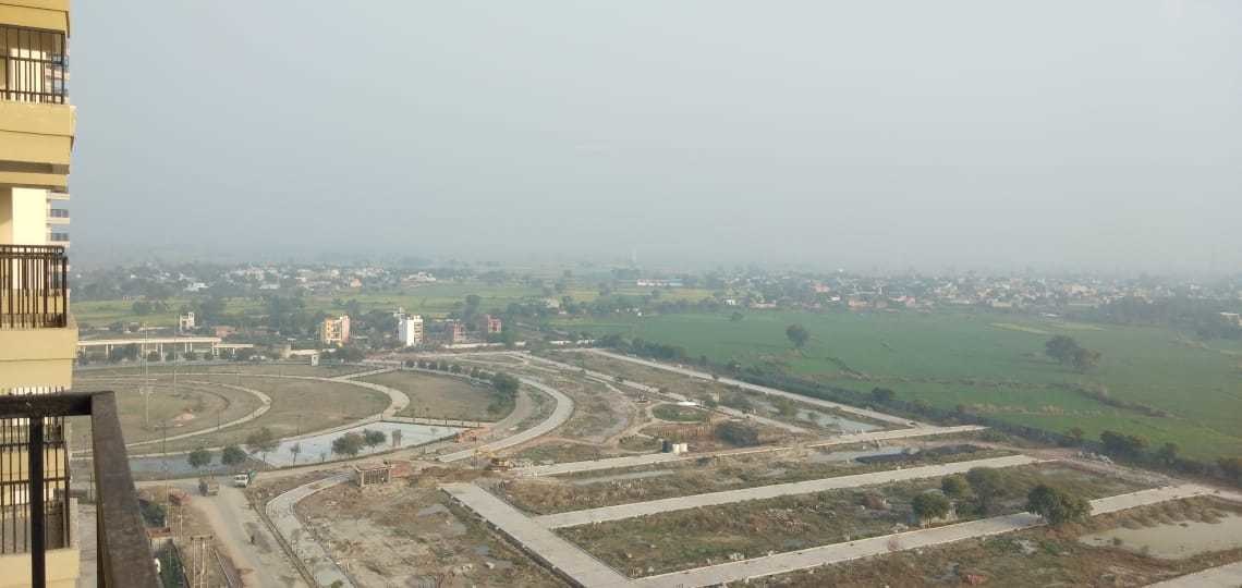  7th park view gaur yamuna city Plot
