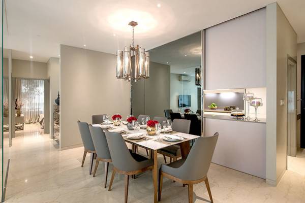  sky-city-tower-e Dining Area