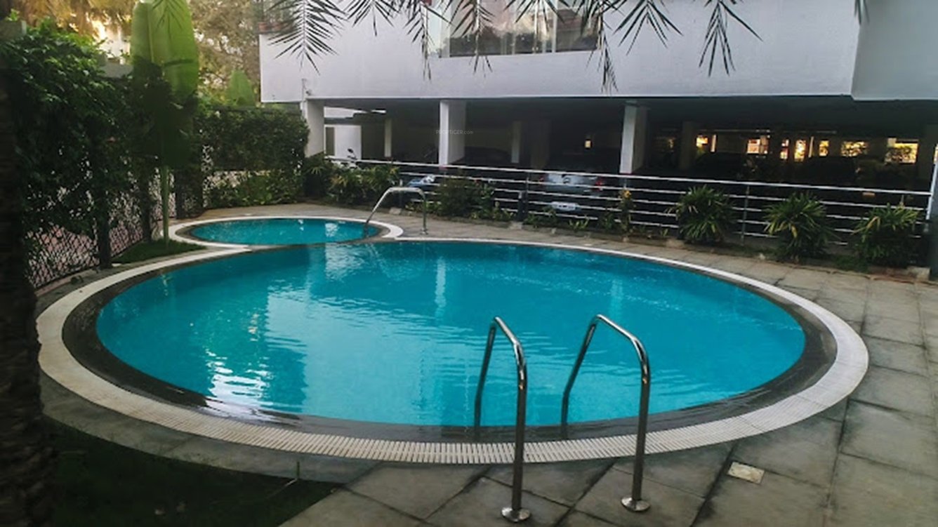  sanctuary Swimming Pool