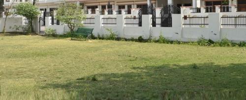  town-housing-project Landscaped Gardens