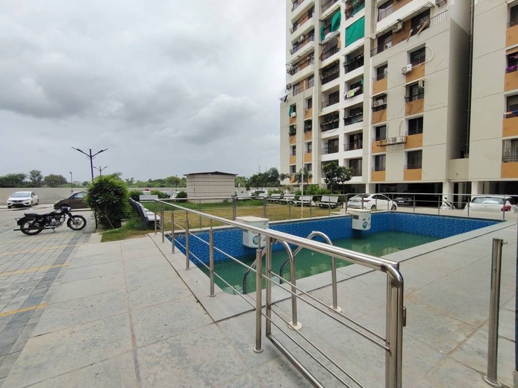  greenwoods Car Parking