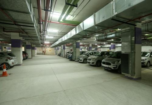  business-club Car Parking