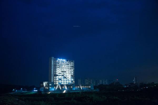 Elevation square-commercial Elevation