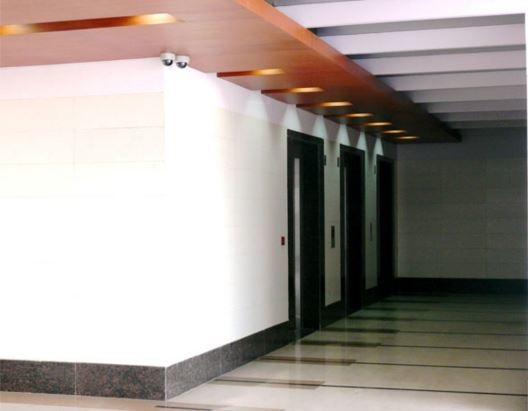  trade-centre Lift Available