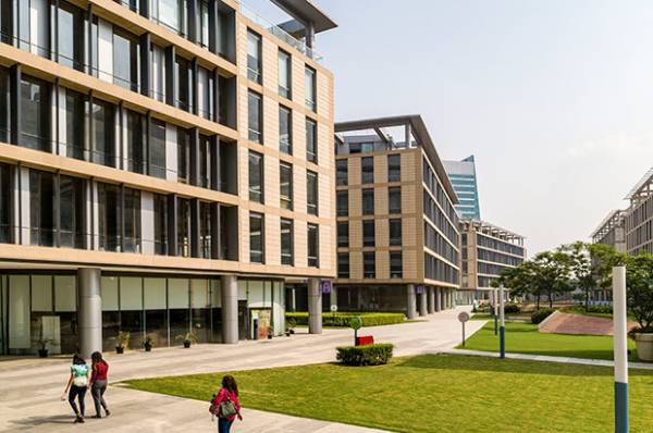  inxt-city-center Paved Compound