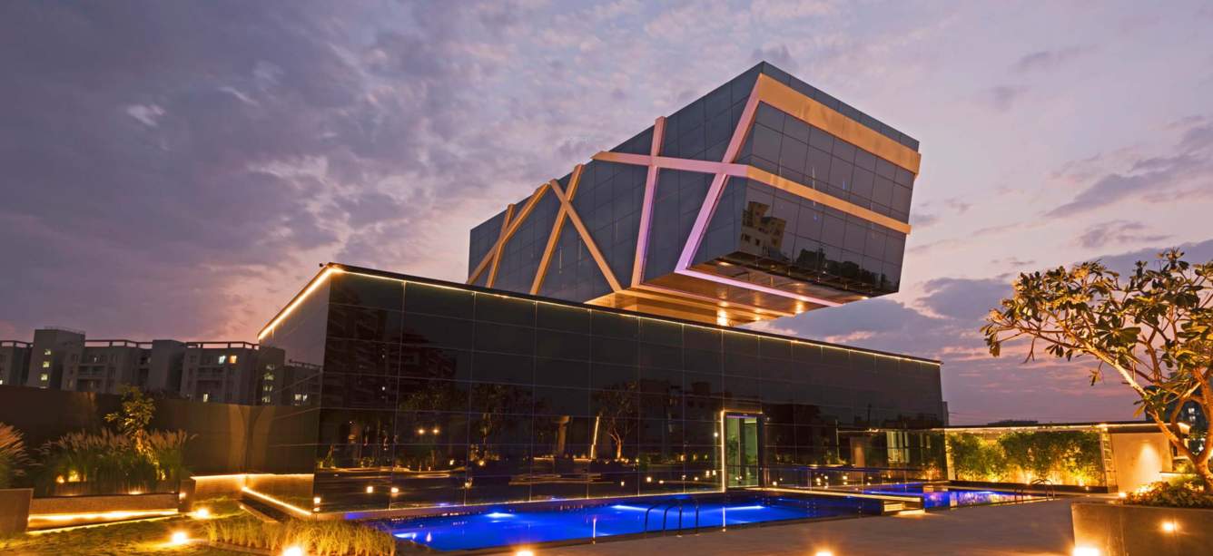  manhattan g building Club House