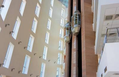  technopolis Lift Available