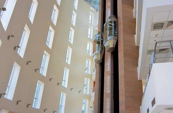  technopolis Lift Available