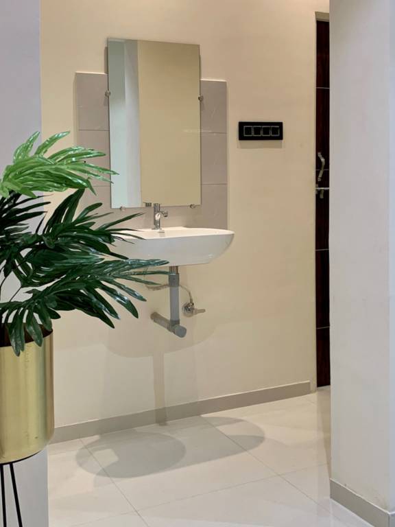 heights wing b Bathroom