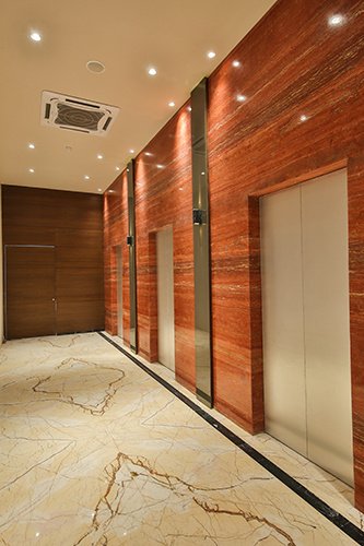  iconic tower Lift Available