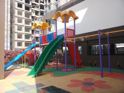  green-paradise-b-wing Children's play area