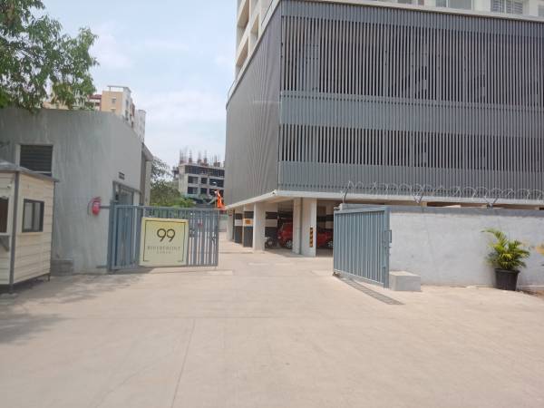  99-riverfront Car Parking