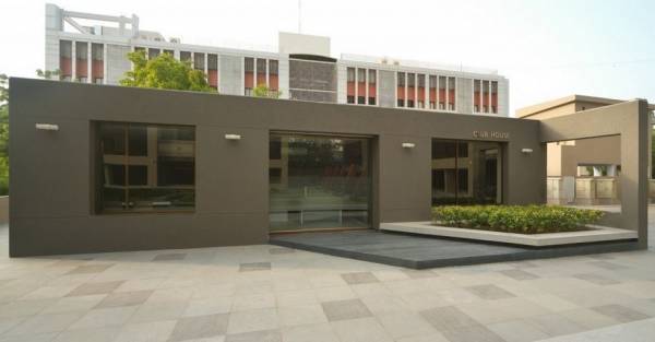  titanium-square Club House