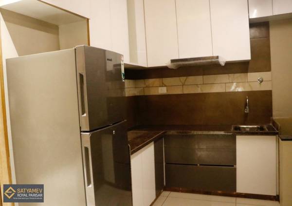  royal-parisar Kitchen