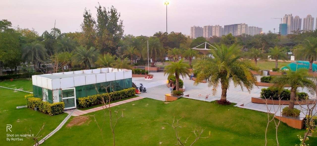 connaught place Landscaped Gardens