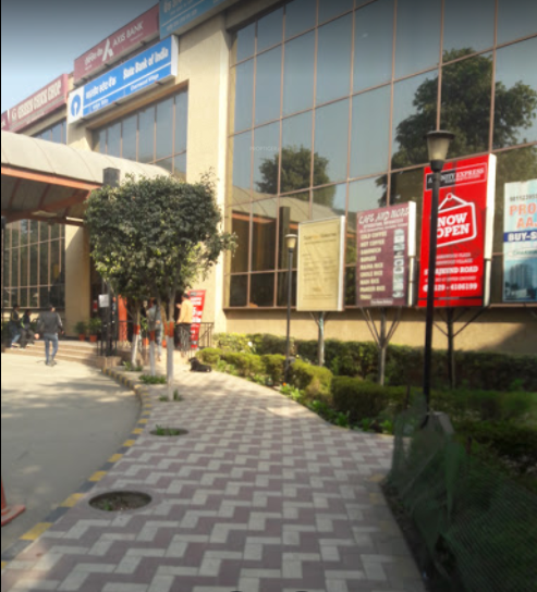 Eros Charmwood Plaza