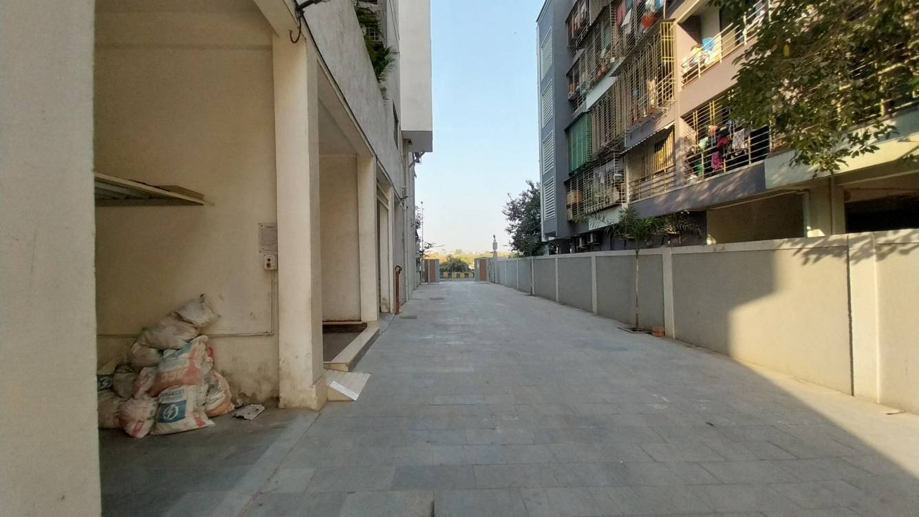  empire Paved Compound