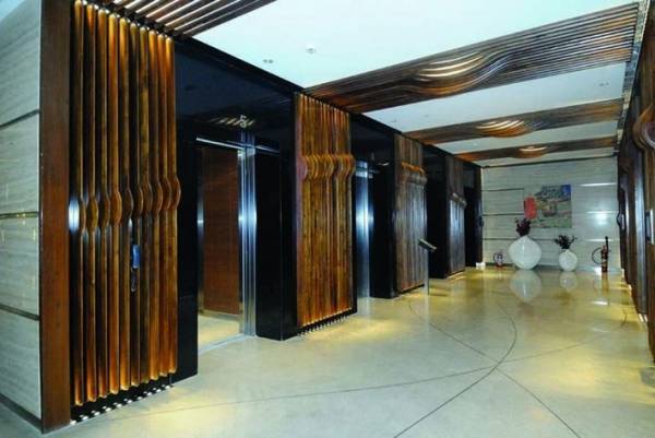  the-capital Lift Available