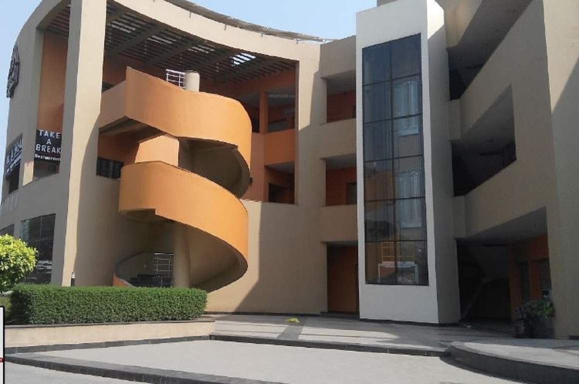  solis phase i renaissance Club House