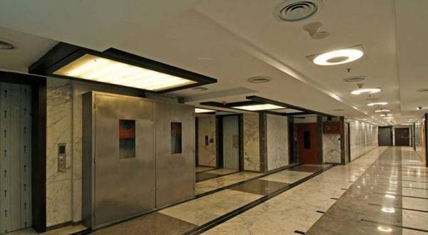  trade-centre Lift(s)