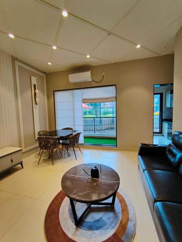  seasons-sahara Living Area