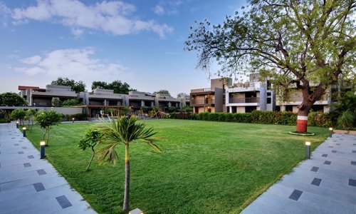  lake-view-1 Landscaped Gardens