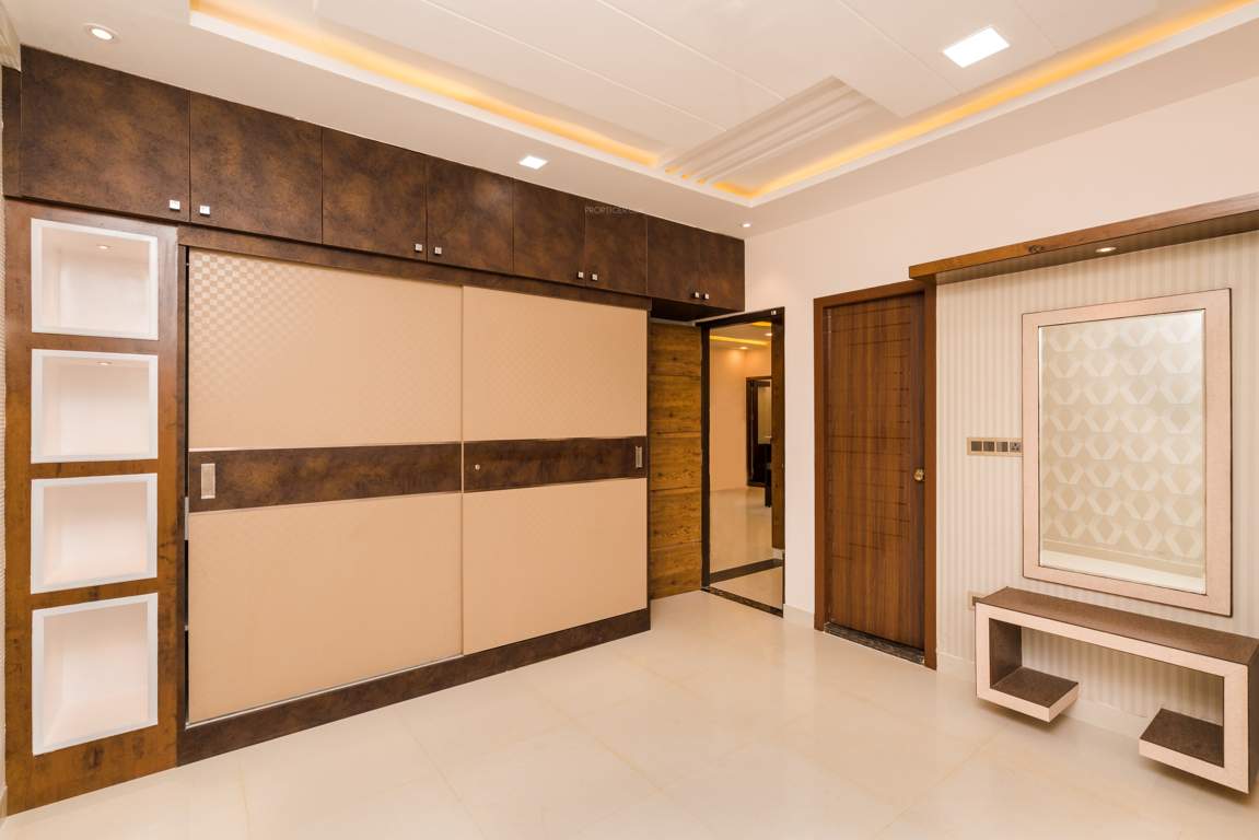  royal manor Images for amenities