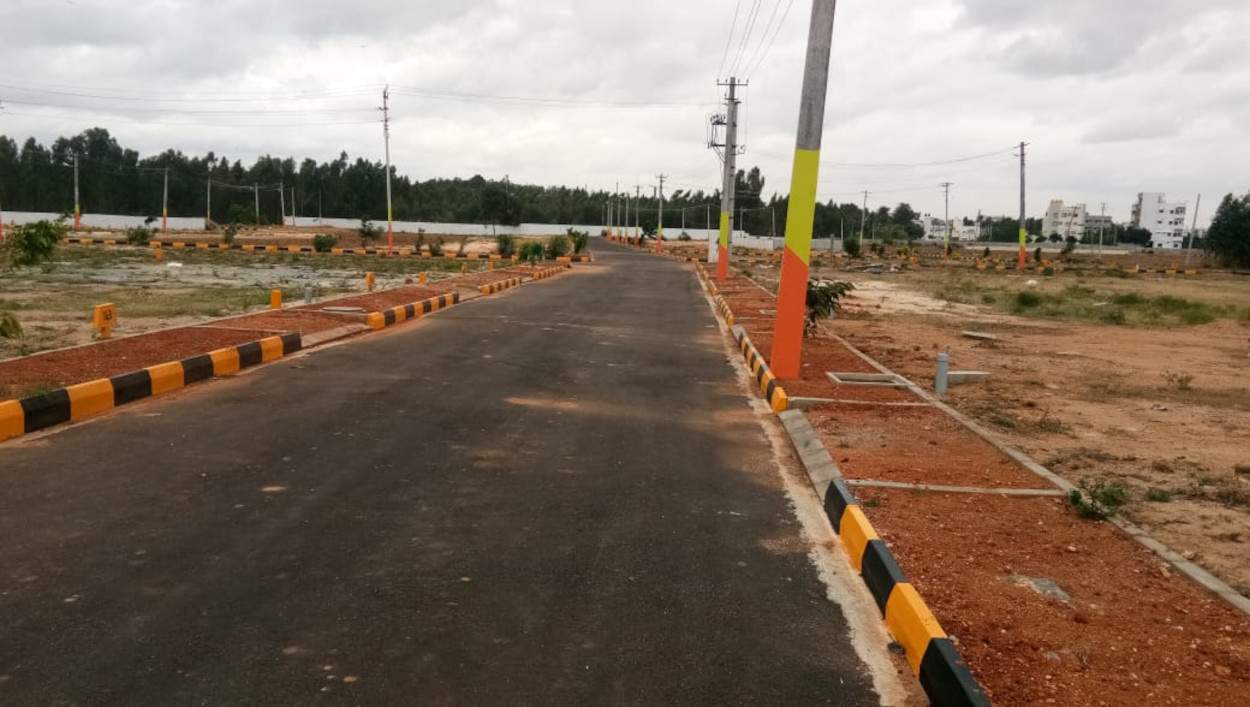  pruthvi paradise Plot