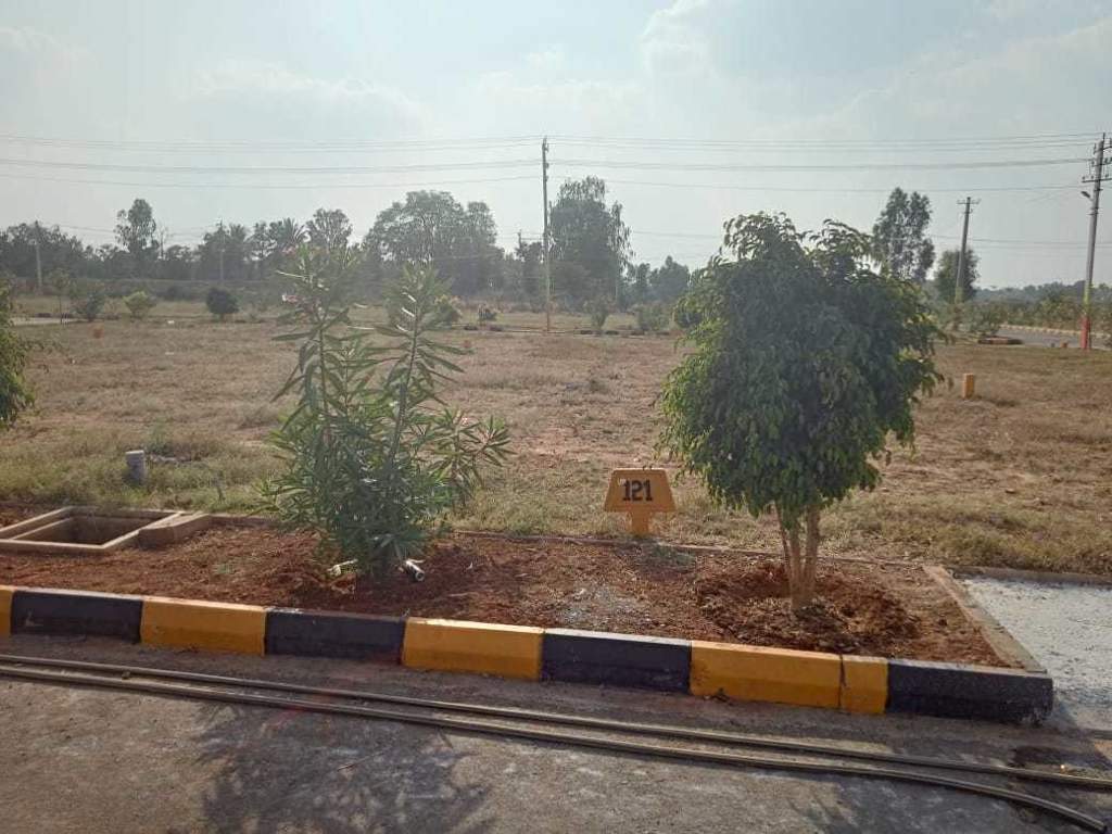  pruthvi paradise Plot