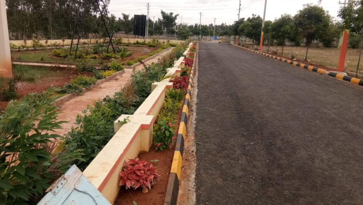  pruthvi paradise Plot