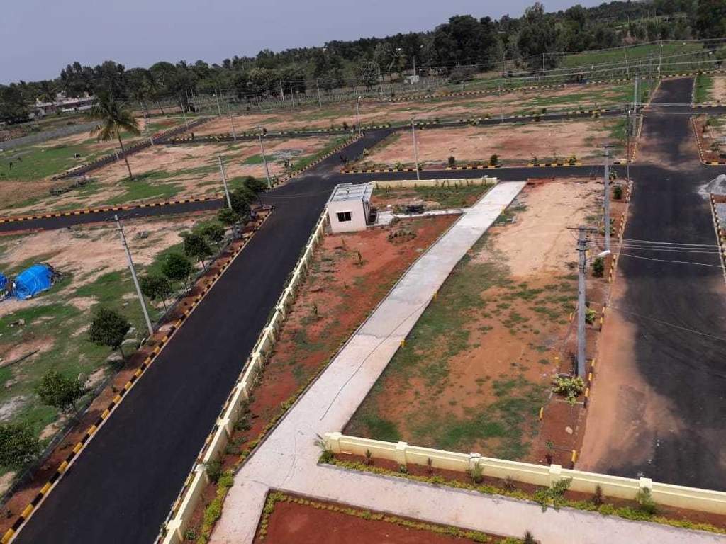  pruthvi paradise Plot