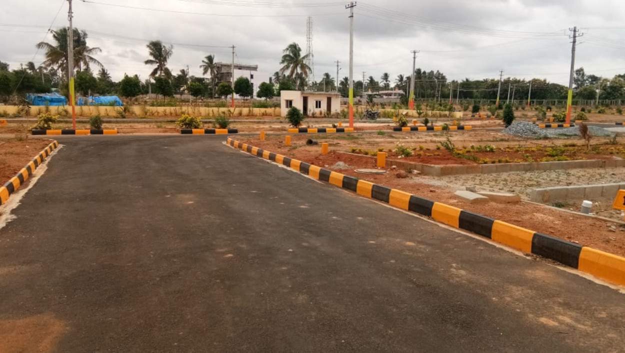  pruthvi paradise Plot