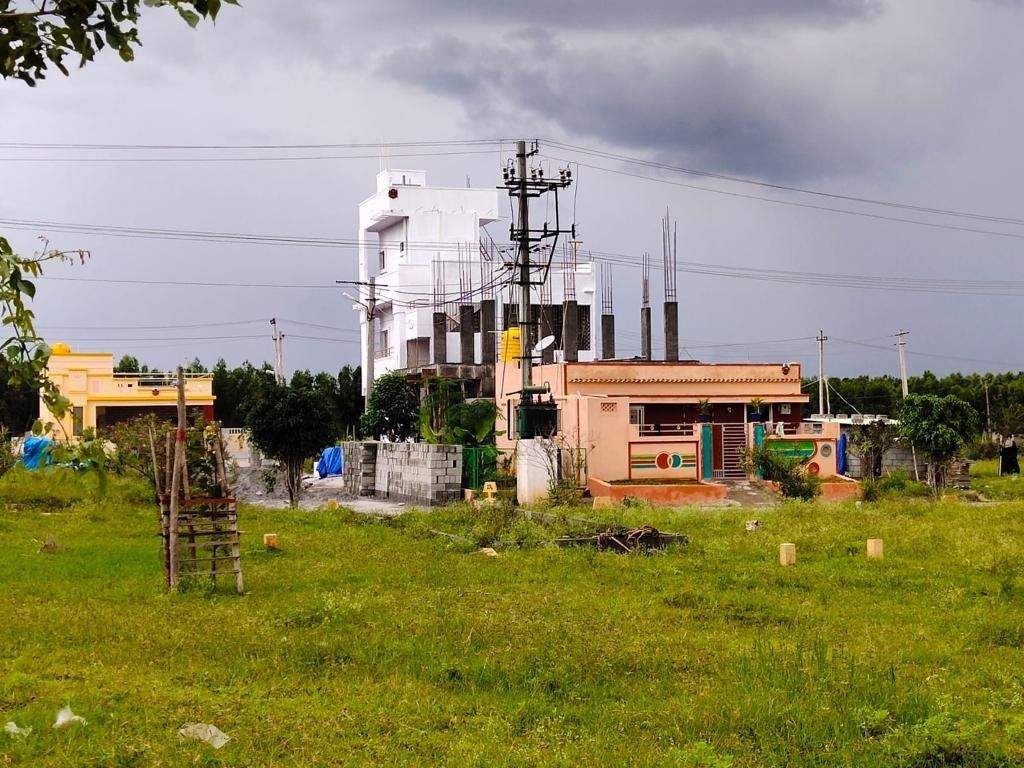  pruthvi paradise Plot