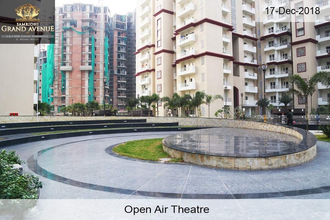  grand avenue iconic tower Amphitheater