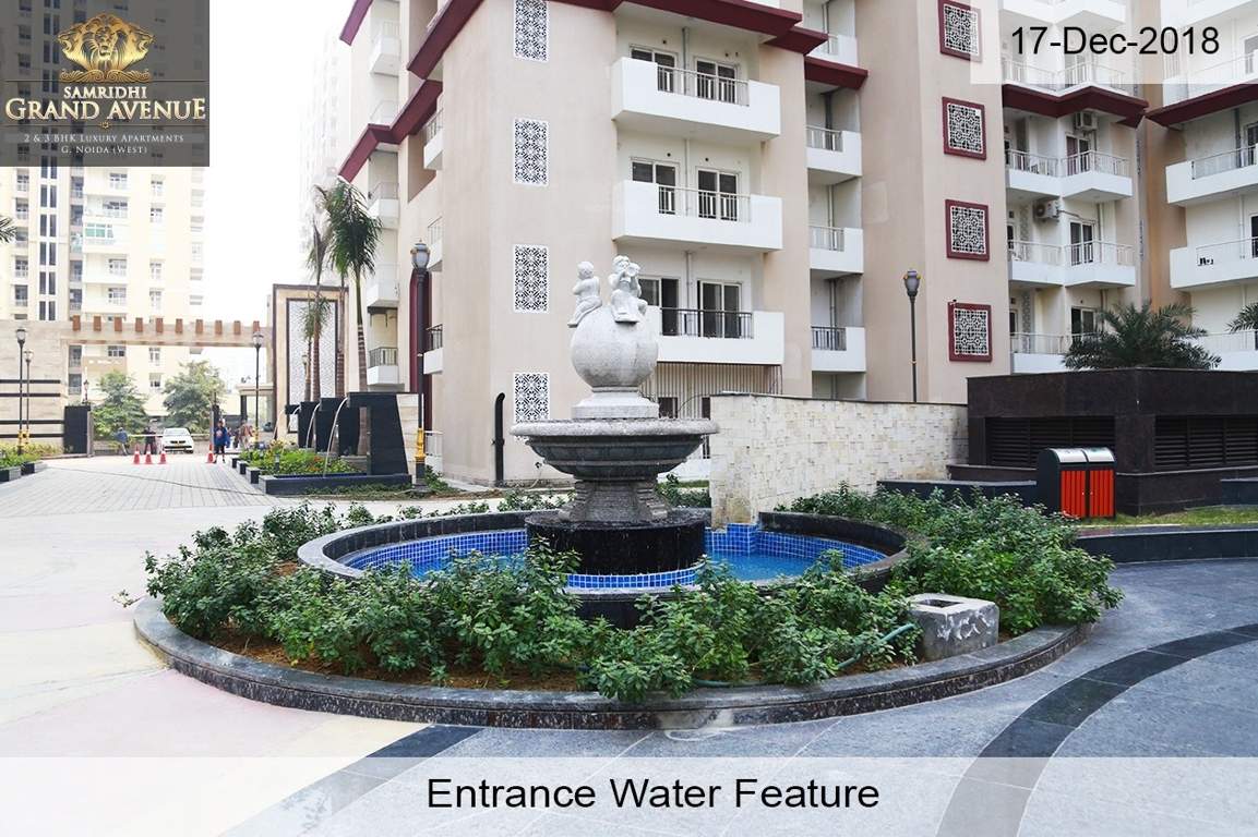  grand avenue iconic tower Others