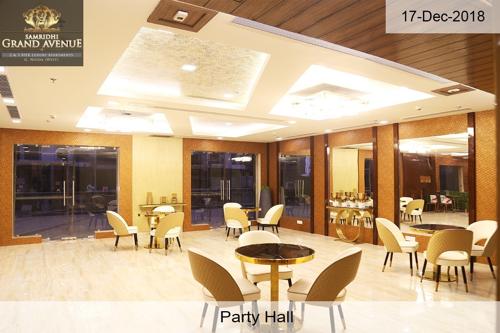  grand-avenue-iconic-tower Party Hall