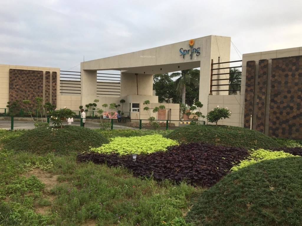  garden Gated Community