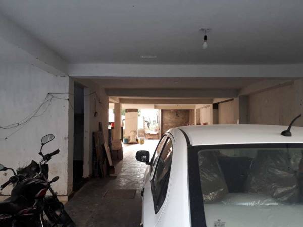  grand-spacious Car Parking