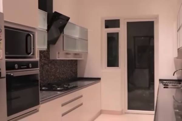 Kitchen beverly-golf-avenue-phase-2 Kitchen