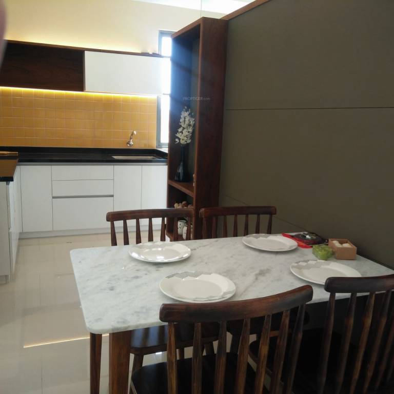  skyi star town phase v Dining Area