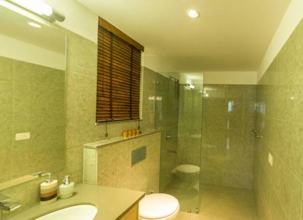 Bathroom palm-retreat-2 Bathroom