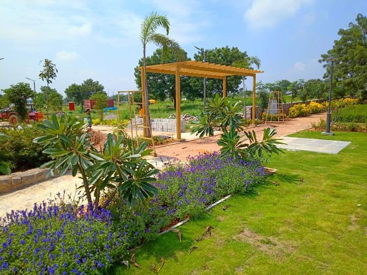  n kadiris central park Landscaped Gardens