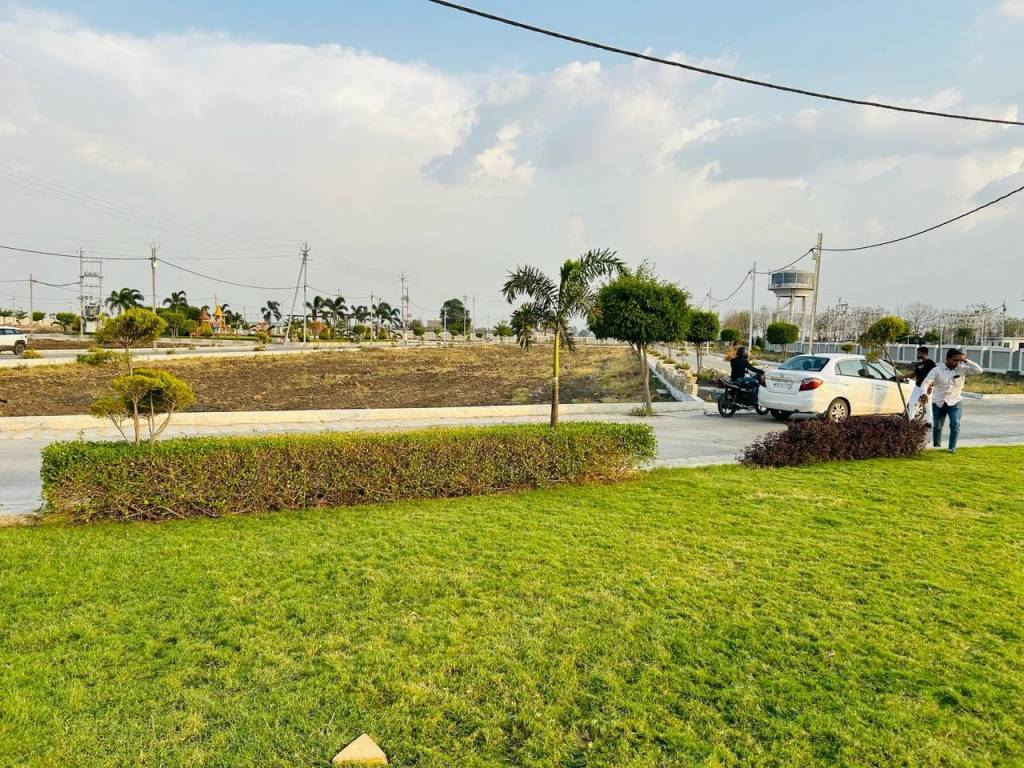  premium corridor Plot