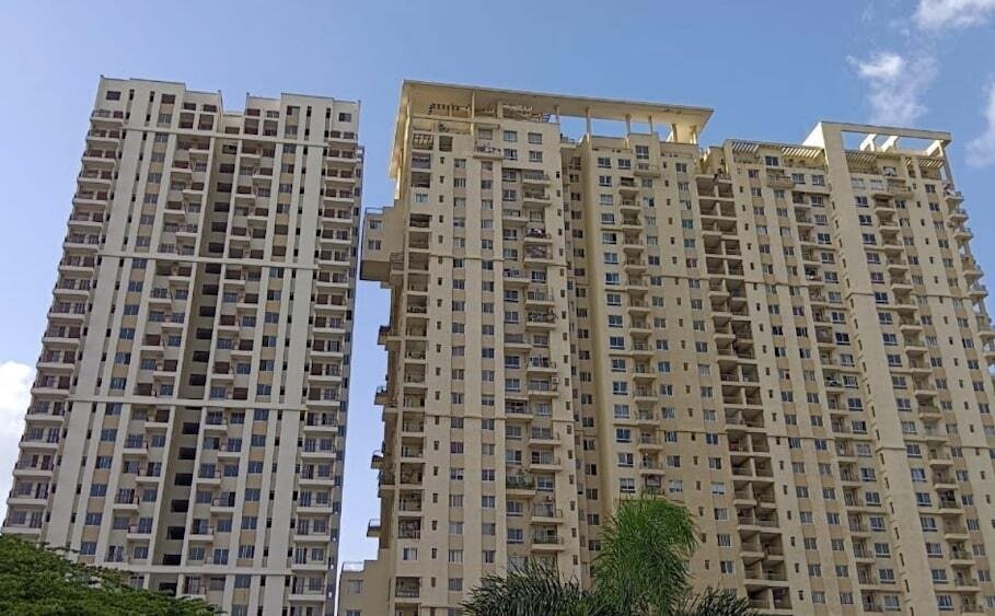  the icon north towers g and h Elevation