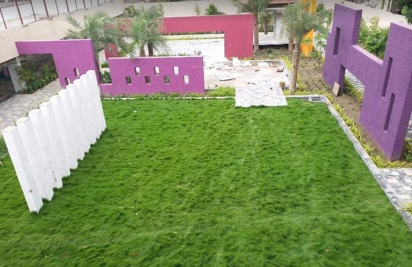  jai nilaya building a Landscaped Gardens